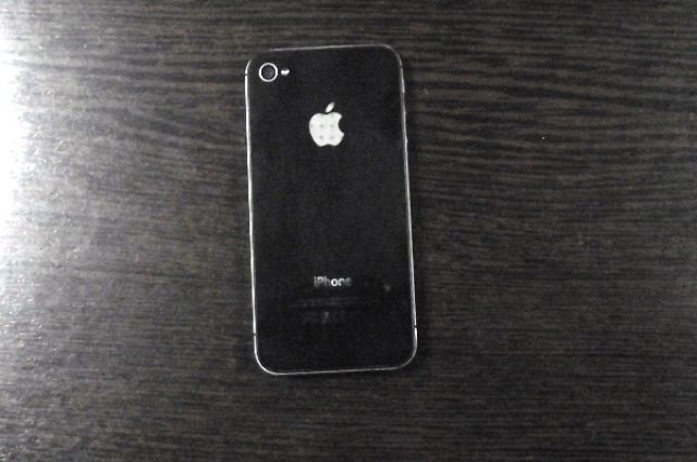 В оренбургскую колонию пытались перебросить iPhone
