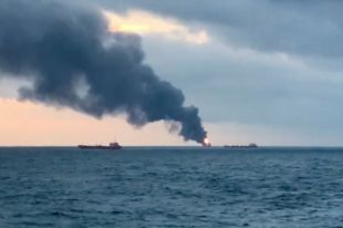 В МинВОТ уточнили данные о сгоревших у Азова танкерах-контрабандистах