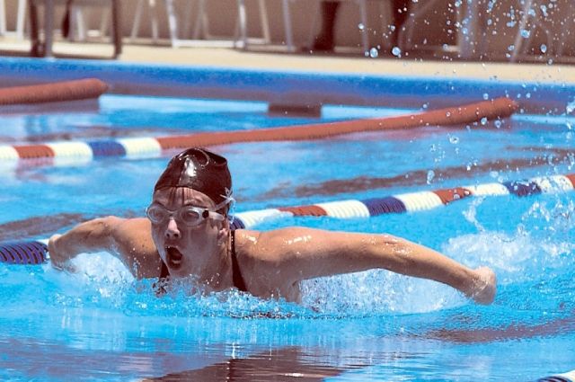 В Тюмени прошли соревнования среди профессиональных и начинающих пловцов