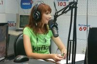 Помимо утренней программы Мария успевает и на радиоэфир. 