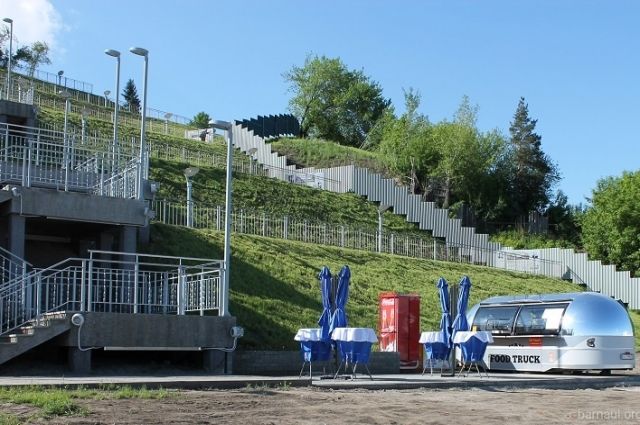 Лестница в Нагорный парк Барнаула