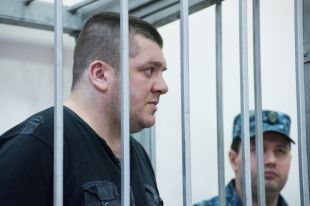 Житель Санкт-Петербурга, обвиняемый в хулиганстве самолете, на заседании Адлерского районного суда