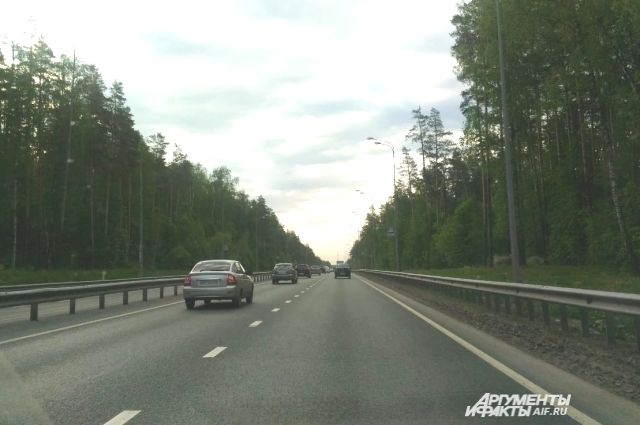 Горьковское шоссе постоянно испытывает повышенную нагрузку.