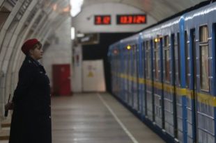 В метро Киева установят табло обратного отсчета времени до прибытия поезда