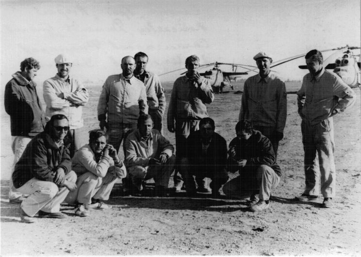 Александр Иванович Беляев (сидит в центре). Провинция Кандагар, 5 апреля 1982 года.