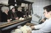 Продажа сливочного масла, поступившего по линии гуманитарной помощи стран ЕС в фирменном магазине «Бибирево».