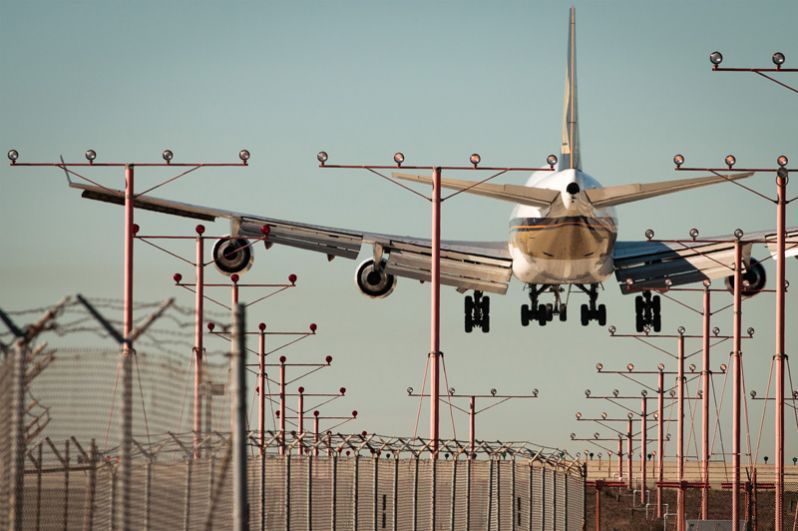 Большое количество снятых с эксплуатации Boeing 747 установлено на вечные стоянки во многих музеях и аэропортах мира.