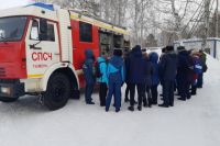 Тюменские школьники узнали, за какое время одевается пожарный