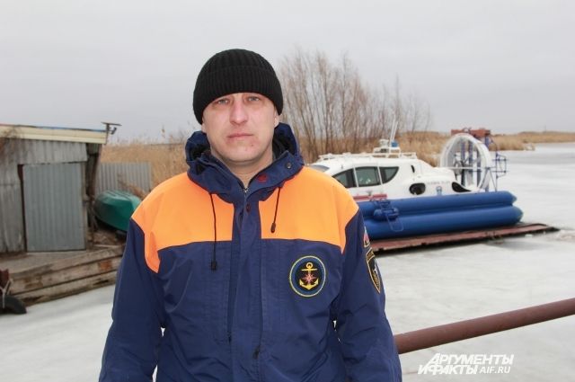 в 2019 году Максим Страхов  и его коллеги-спасатели вытащили из воды 3-х рыбаков.