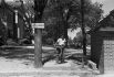 Питьевой фонтан у здания суда округа Галифакс в Северной Каролине, 1938 год.