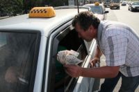 Жертвами нечестных таксистов становятся как пассажиры, так и провайдеры услуг.