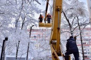 Вследствие осложнения погодных условий (снег, местами мокрый снег и порывы ветра) 13 февраля в Украине были обесточены 188 населенных пунктов.
