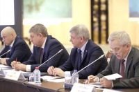 На совещании в числе глав субъектов ЦФО присутствовал Александр Гусев.