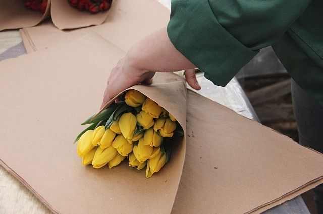 В Оренбурге разыскивается «цветочный» мошенник