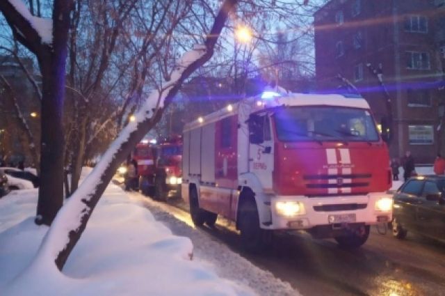 Пожар в центре Перми тушили 47 человек личного состава и 18 единиц техники.