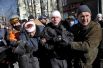 Сотрудники милиции, пострадавшие во время столкновений со сторонниками оппозиции в центре Киева.