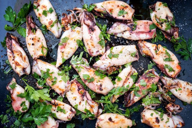Блюда из кальмаров – рецепты с фото (пошагово)