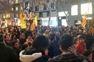 В Каталонии проходит масштабная акция протеста