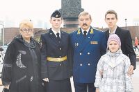 Присяга внучки Анны на Поклонной горе, 2013 г. Генерал с супругой, внуком Олегом и внучкой Александрой.