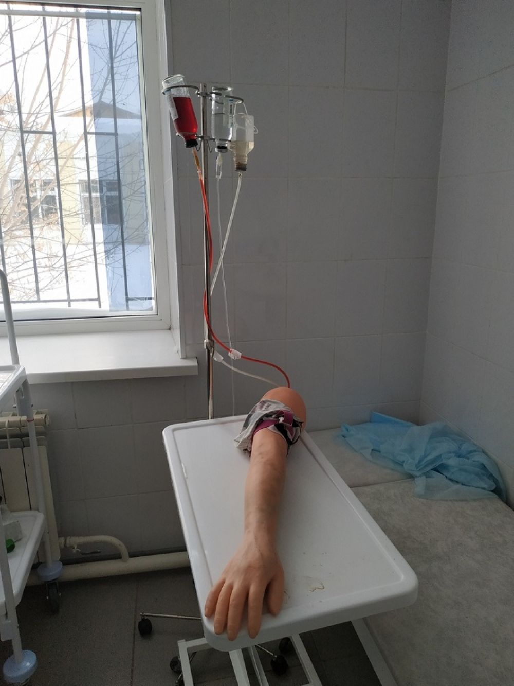 Ни один манекен не получает столько уколов, сколько этот