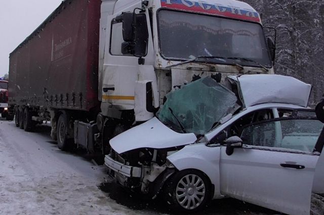 Авария случилась 23 февраля на 144-м километре автомобильной дороги «Подъезд к городам Ижевск и Пермь от автодороги М-7 Волга».