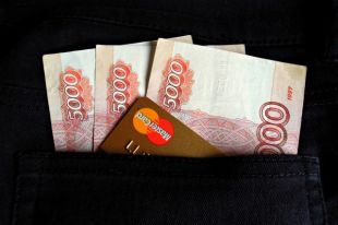 Ноябрянина, желавшего взять кредит, обманули на 12 тысяч рублей