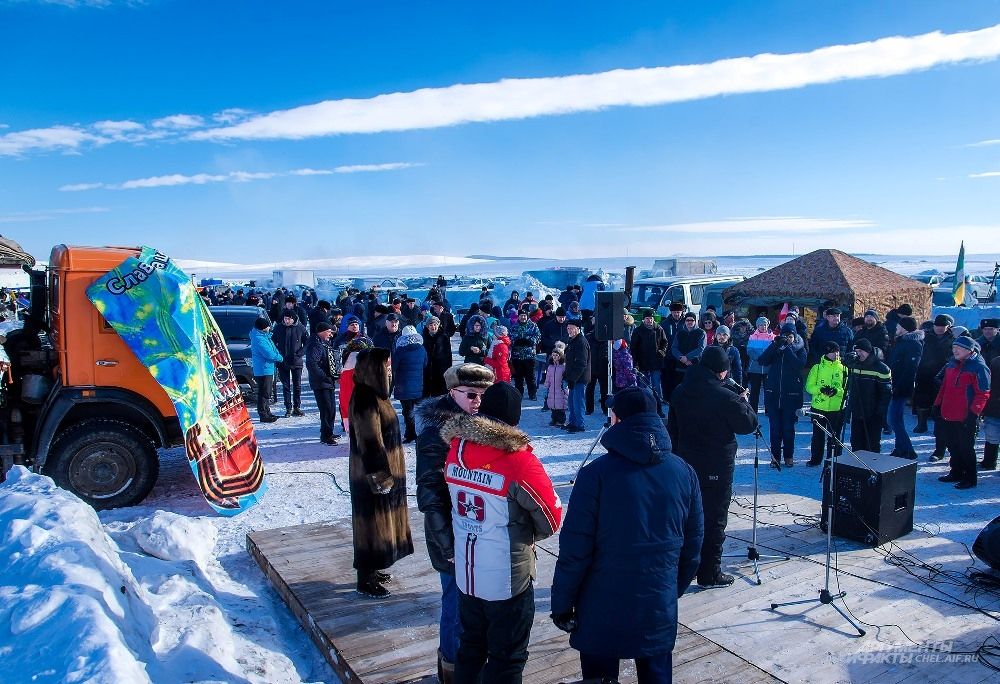 Соревнования ежегодно собирают десятки участников и тысячи зрителей.