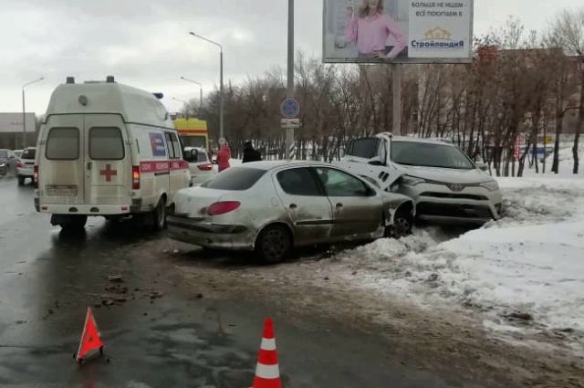 В Оренбурге в ДТП пострадали трое несовершеннолетних пассажиров.