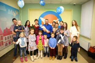 В семье Ефановых растут 22 ребёнка.