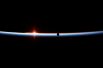 Капсула SpaceX Crew Dragon приближается к Международной космической станции. Фотография, сделана астронавтом НАСА Энн Макклейн.