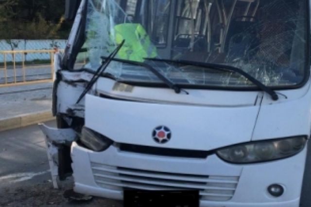Три пассажира автобуса получили травмы в Комсомольске 