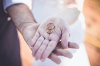 Жених рисковал опоздать на свою свадьбу из-за долгов.