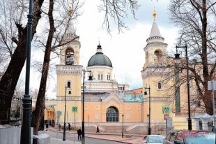 Прообразом купола главного собора Ивановского монастыря волею архитектора Михаила Быковского стал купол флорентийской Санта-Мария-дель-Фьоре.