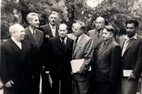 Сергей Михалков (третий слева) регулярно участвовал в съездах писателей.
