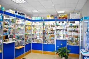 В украинских аптеках запретили продажу 18 популярных препаратов.