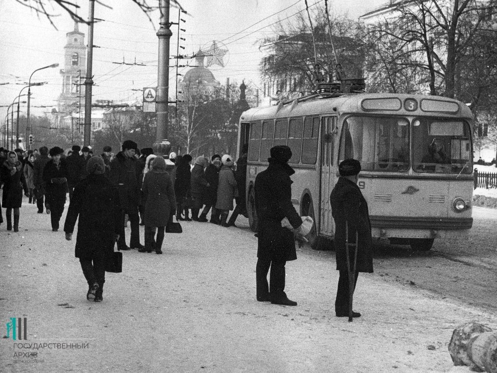 Троллейбус №3 на Комсомольском проспекте, 1972 год.