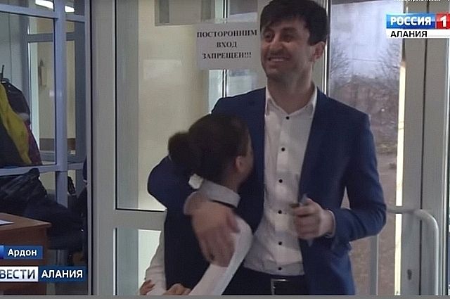Сложивший мандат Василий Гогичашвили утверждает, что защищал племянницу от обвинений в воровстве.
