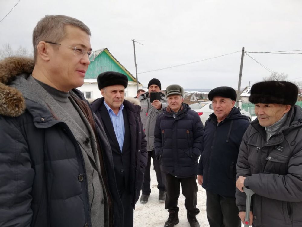 В родной деревне Сайраново Ишимбайского района на встрече с жителями.