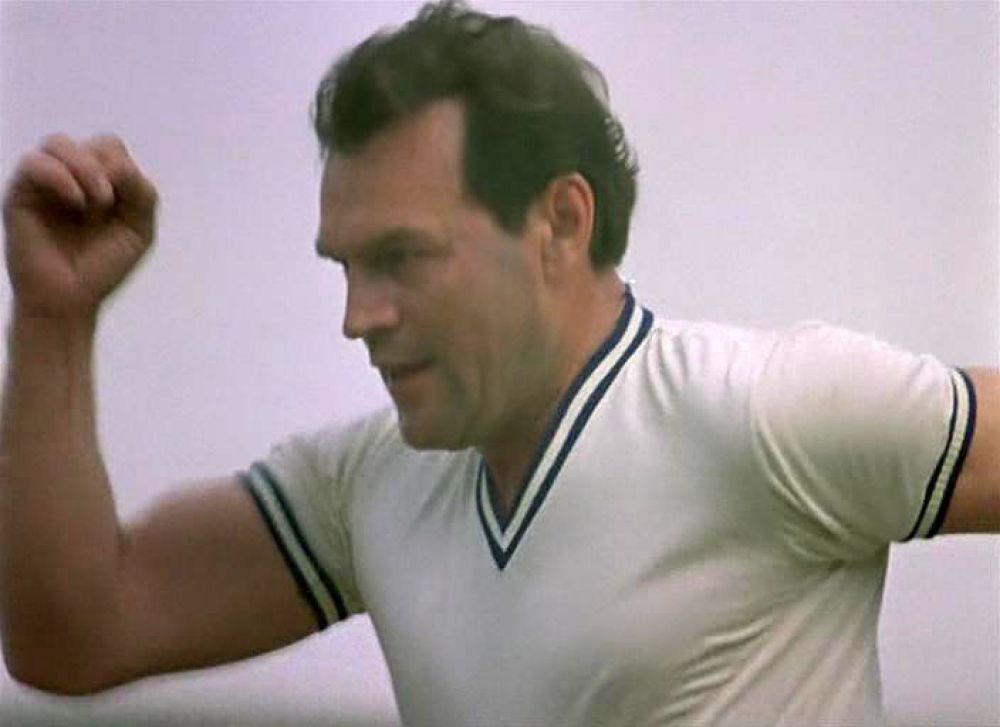 В фильме 1986 года "Плюмбум или опасная игра" Петр сыграл дружинника.