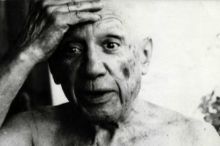 Архивная фотография художника Пабло Пикассо.