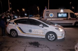 Пьяный водитель Toyota убегая от полиции, врезался в автомобиль Mercedes.