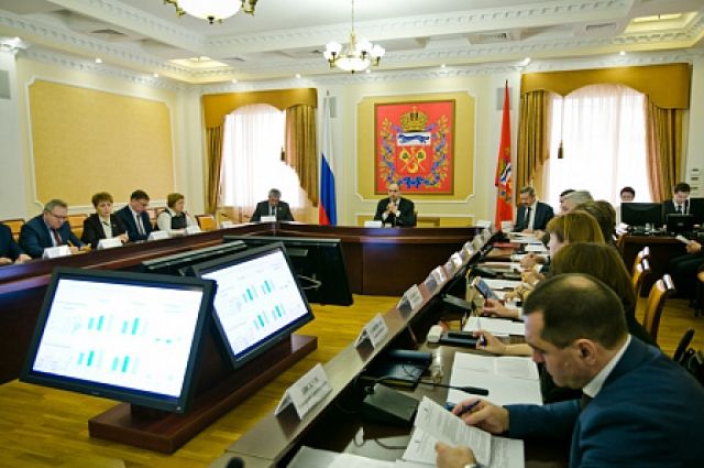 Врио губернатора Оренбургской области Денис Паслер провел заседание правительства. 