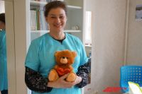 Юлия Нефёдова уже год помогает ребятам в больницах и семьях.