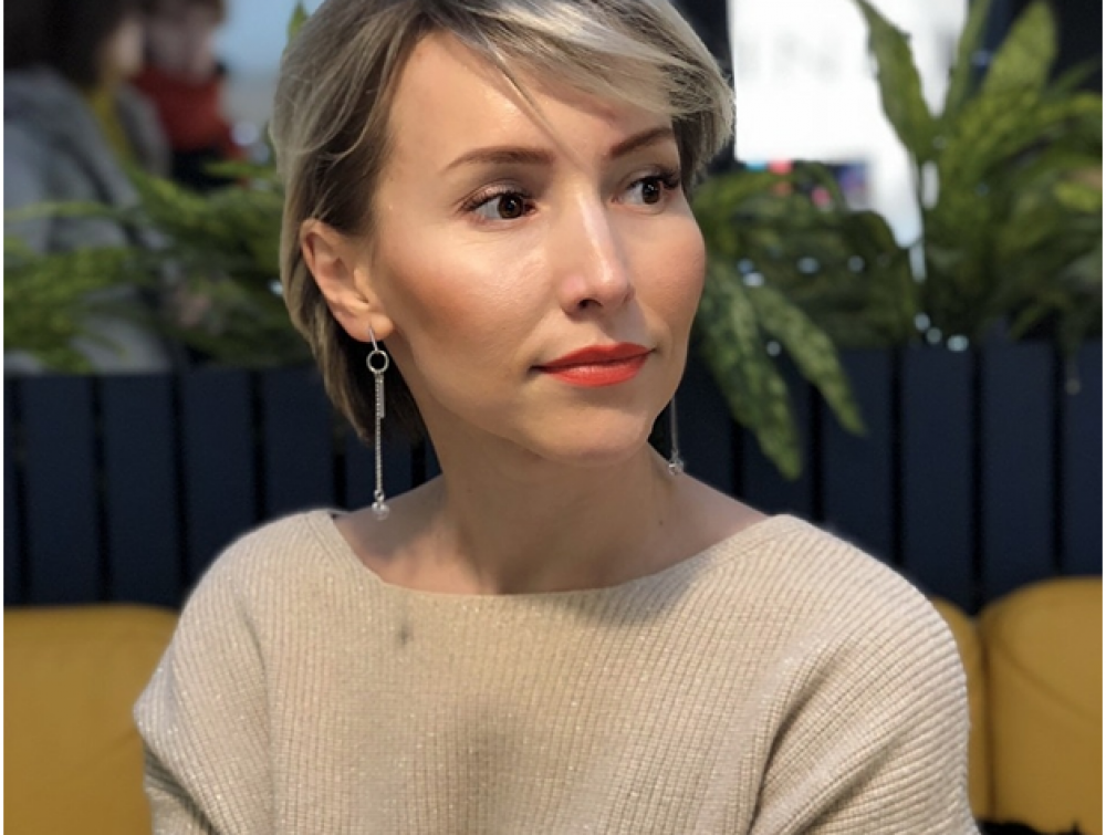 Томилова Анастасия. 35 лет. Место работы - АО Регистратор Интрако.