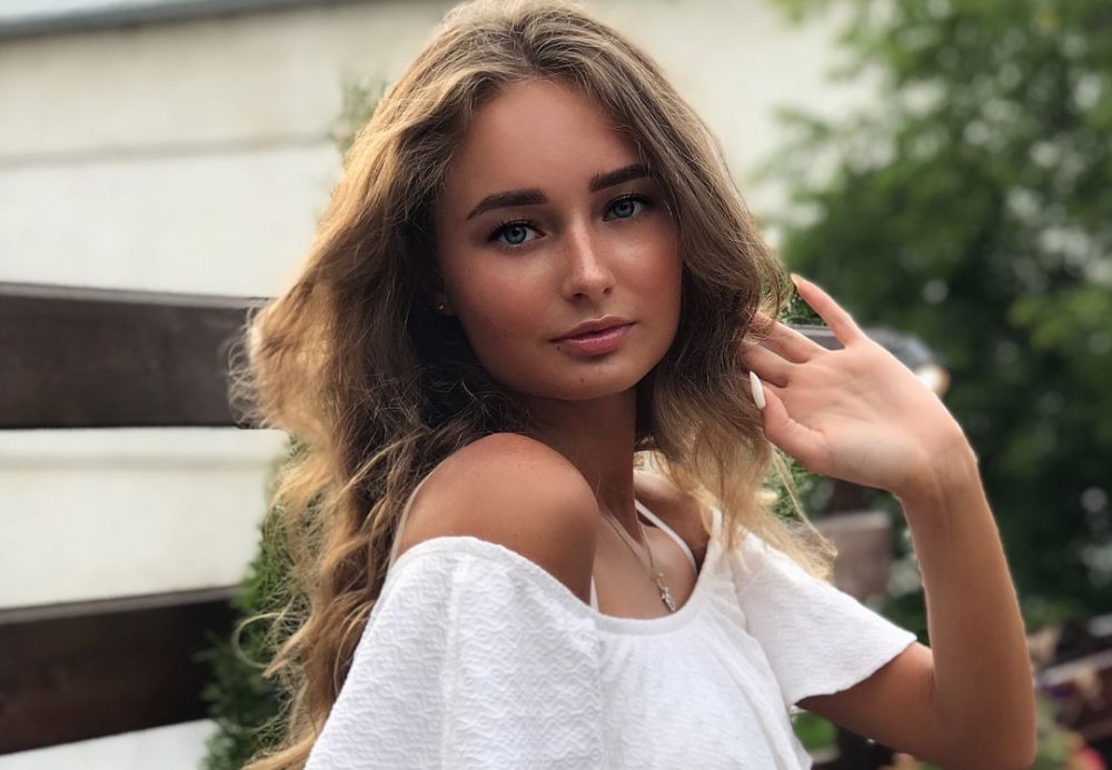 Садова Екатерина. 21 год. Место работы - ПНППК.