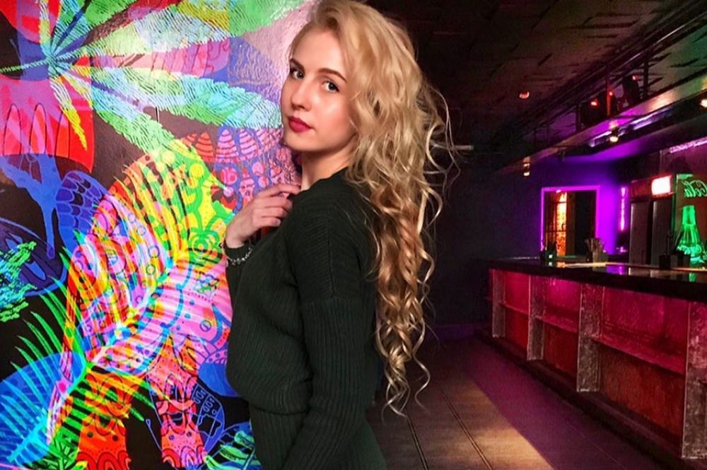 Смирнова Анастасия. 23 года. Место работы - МБУ «Спортивная школа олимпийского резерва «олимпийские Ракетки».