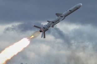 Поражает цели до 300 километров: в Украине испытали крылатую ракету Нептун