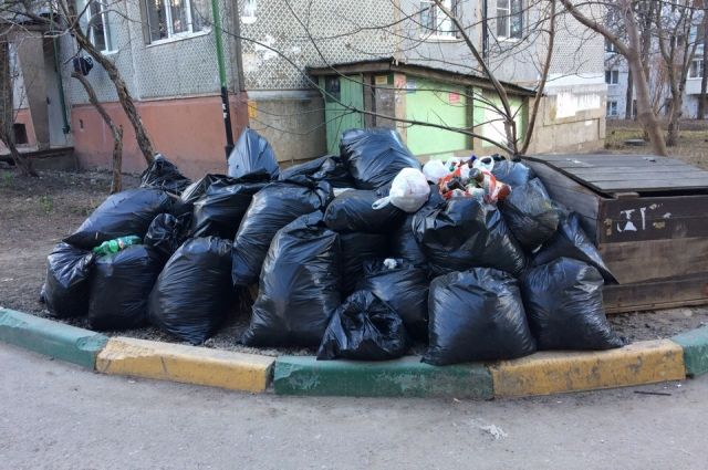 Жители Хабаровска переходят на сбор мусора в спецпакеты.