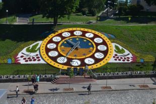 В центре Киева планируют демонтировать Цветочные часы