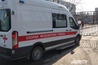 В Ишиме водитель потерял сознание за рулем и врезался в жилой дом